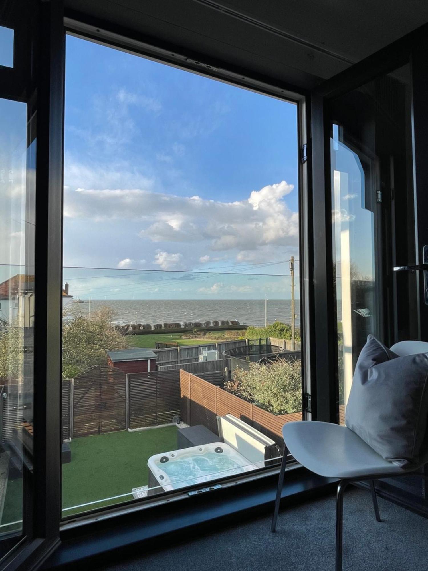 Broadway Beach Home With Hot Tub Herne Bay Exterior foto